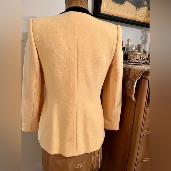 Carolina Herrera for Neiman Marcus Beaded 2 Pc Suit. Gorgeous! Wool and Silk - Picture 5 of 9